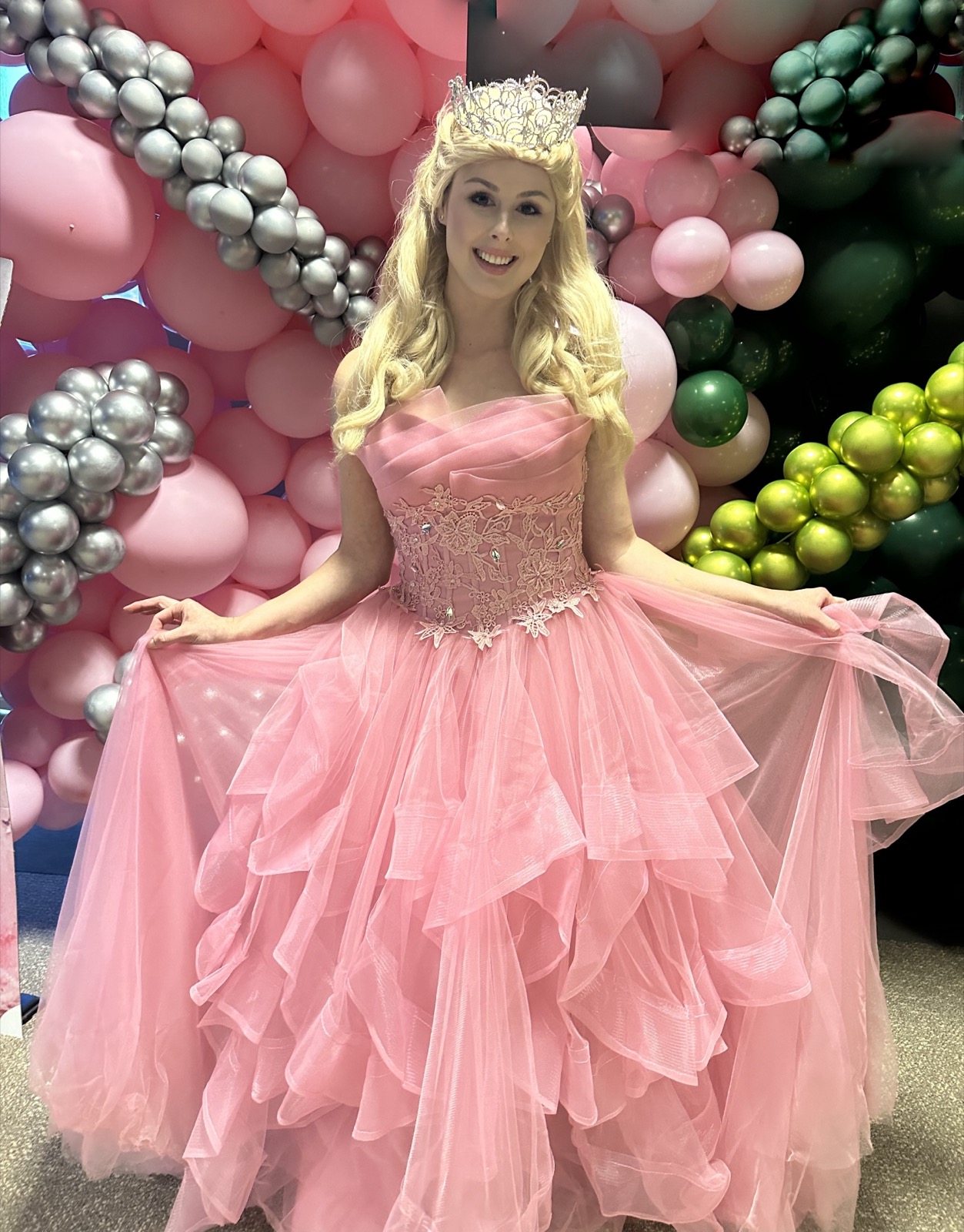 Hire Glinda for parties